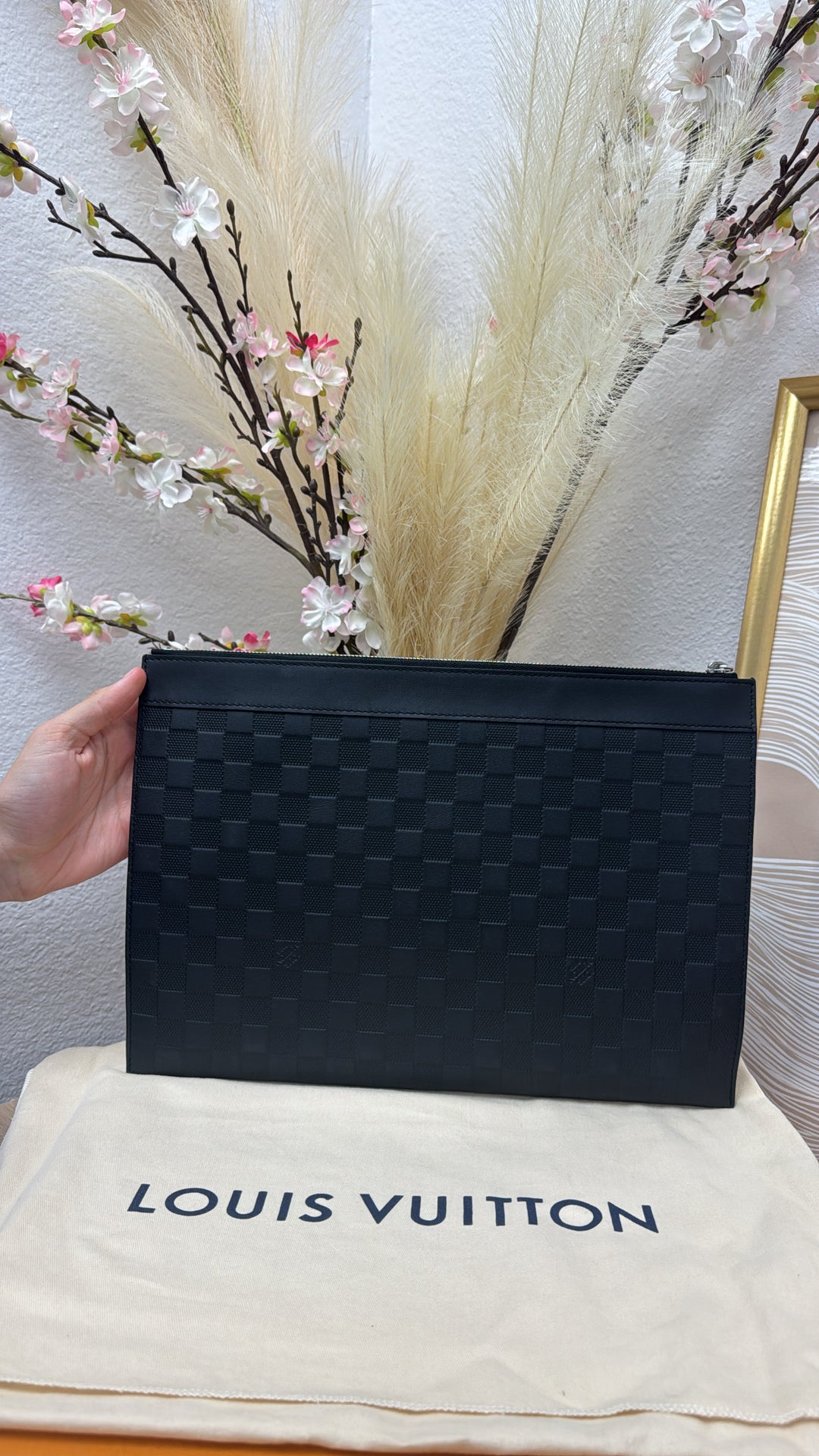 Louis Vuitton Damier Infini Discovery GM Pouch Bag Black w/Full Inclusion MM97