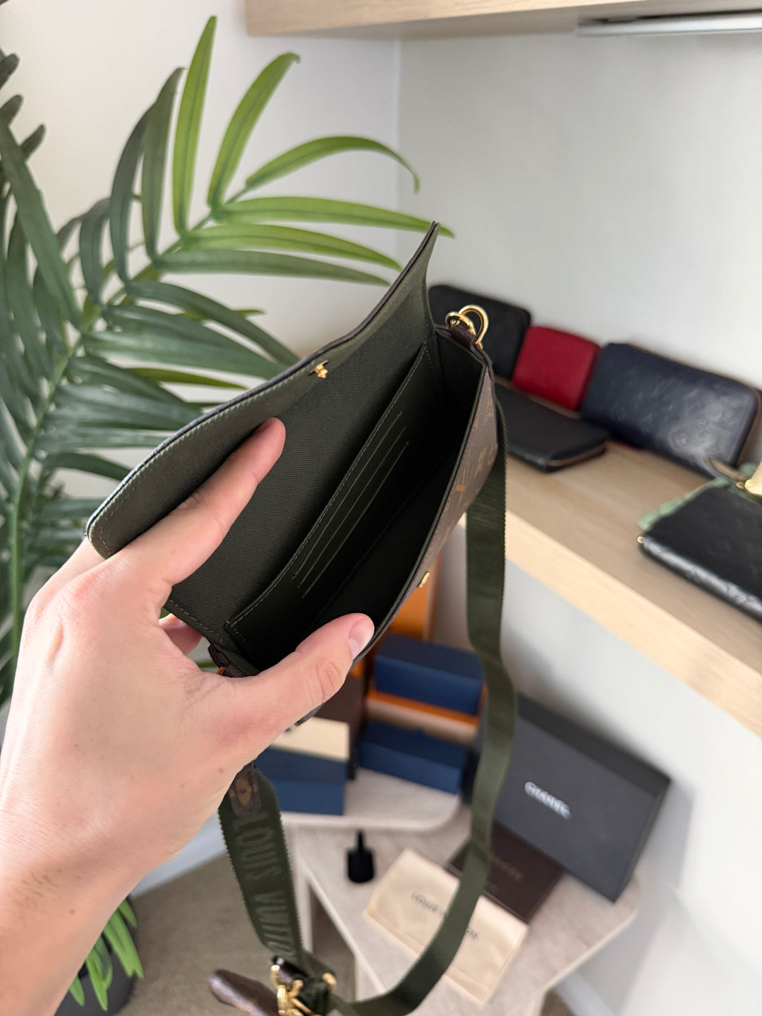 Louis Vuitton Monogram Multi Pochette Felicie Crossbody Bag Brown w/Full Inclusion QAS13