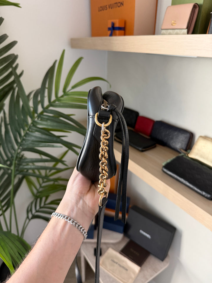 Gucci GG Marmont Leather x Pearl Chain Shoulder Bag QAS7