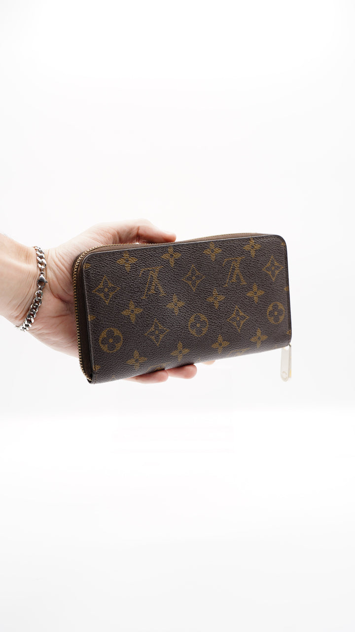 Louis Vuitton Monogram Long Zippy Wallet HI19
