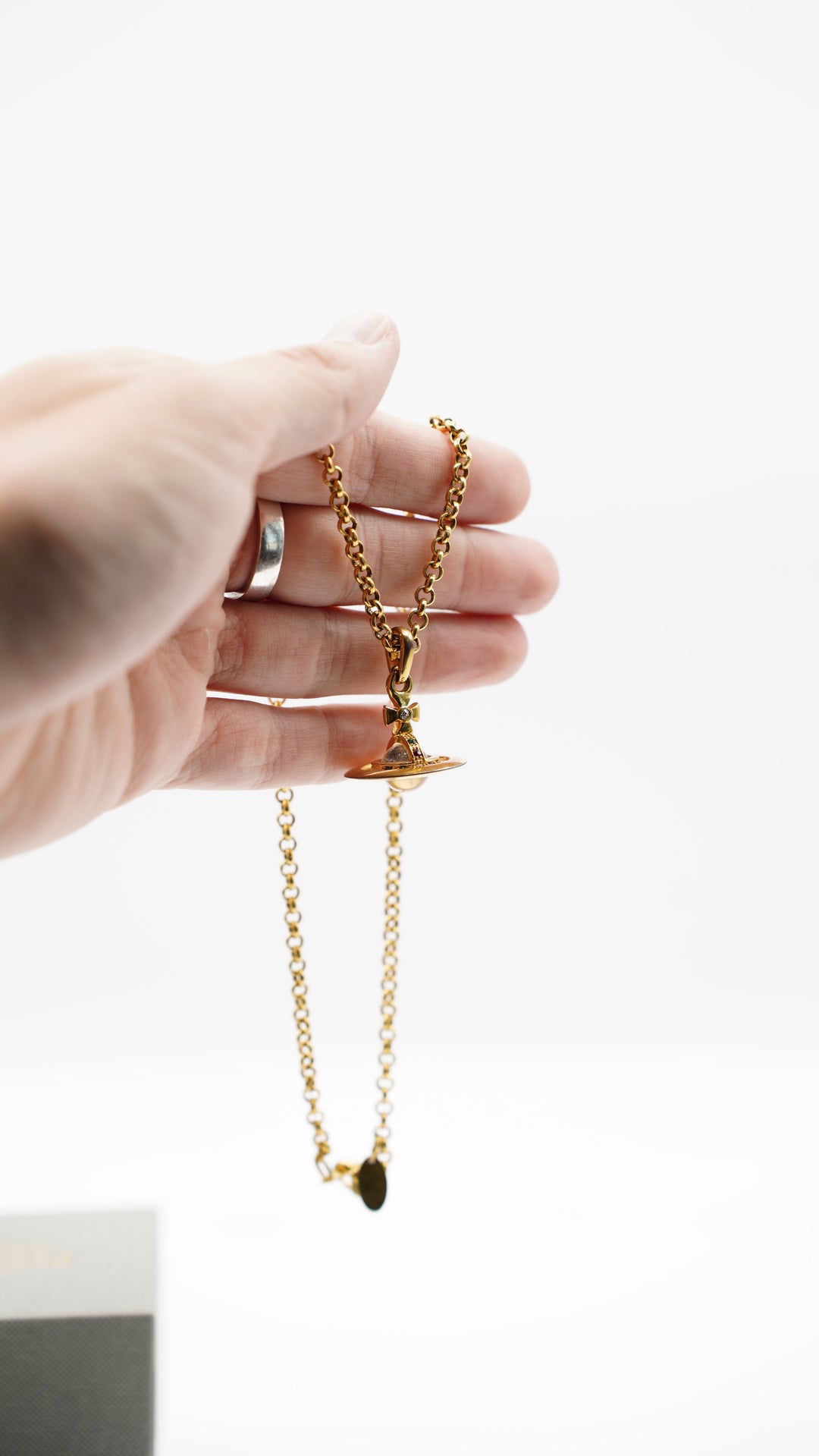 Vivienne Westwood Orb Rhinestone Gold Necklace MK26