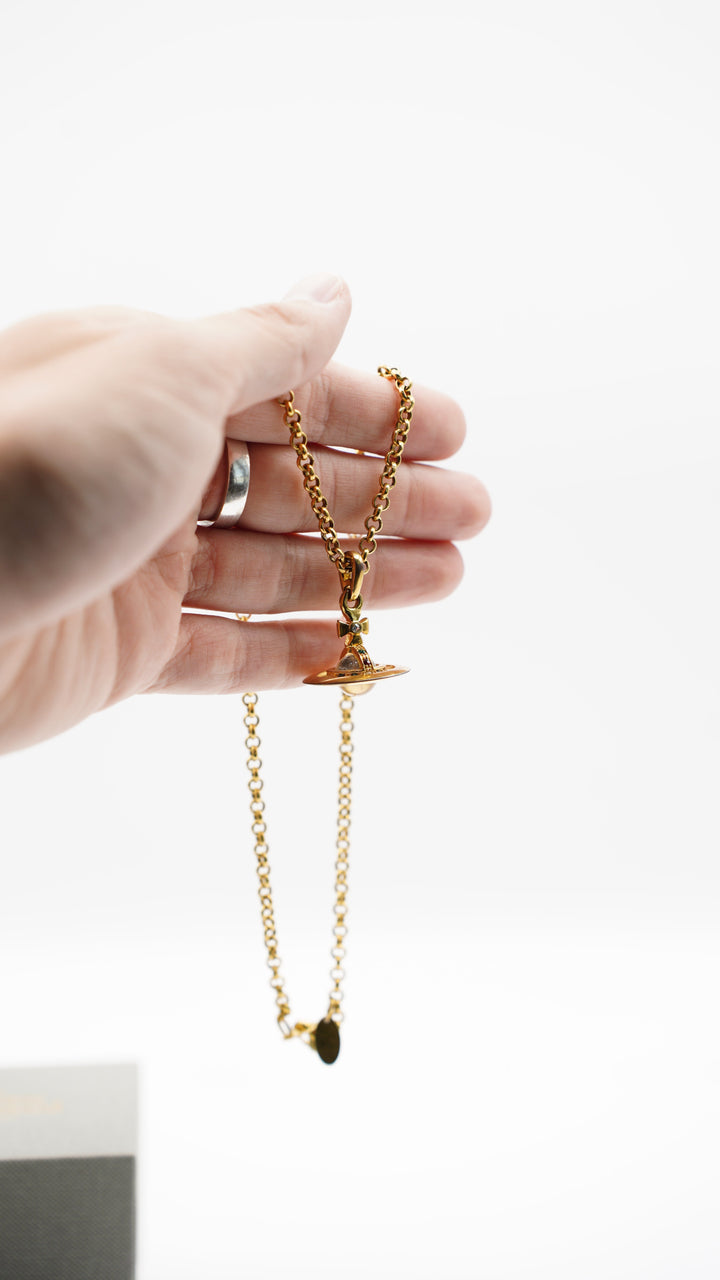 Vivienne Westwood Orb Rhinestone Gold Necklace MK26