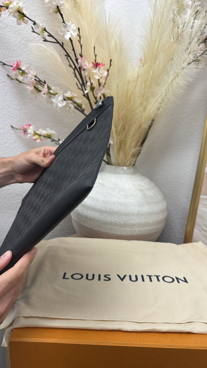 Louis Vuitton Damier Infini Discovery GM Pouch Bag Black w/Full Inclusion MM97